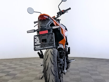 2026 KTM 390 SMC R, оранжевый, 699000 рублей, вид 3