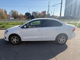 2014 Volkswagen Polo V, белый, 715000 рублей, вид 4