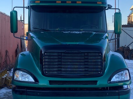 2003 Freightliner Columbia, зелёный, 2100000 рублей, вид 3