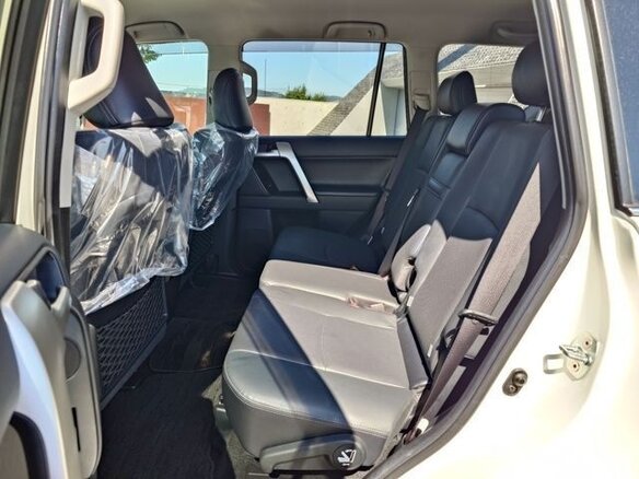 2023 Toyota Land Cruiser Prado 150 Series Рестайлинг 3, белый, 6800012 рублей - вид 18