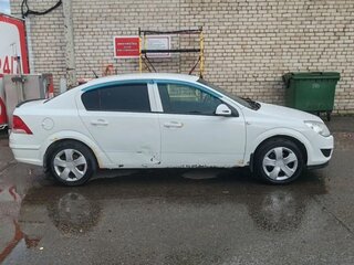 2011 Opel Astra H Рестайлинг, белый, 300000 рублей, вид 2