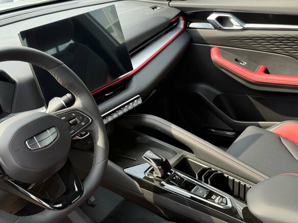 2026 Geely Coolray I Рестайлинг 2, серый, 2964990 рублей - вид 12