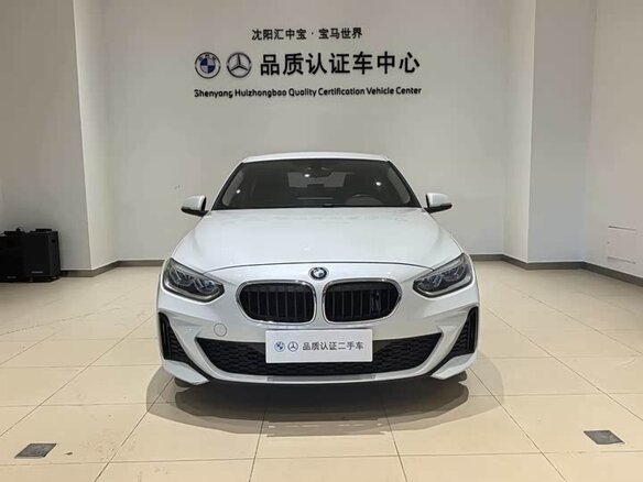 2023 BMW 1 серии 120i III (F52) Рестайлинг, белый - вид 2