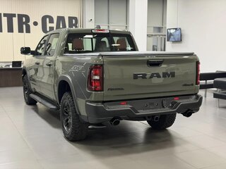 2025 Ram 1500 Crew Cab V Рестайлинг, зелёный, 8990000 рублей, вид 2