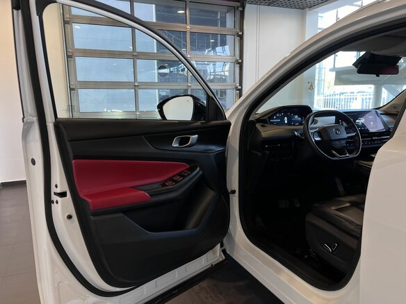 2024 Changan UNI-S I, белый, 2300000 рублей - вид 17