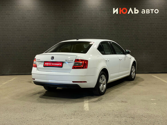 2019 Skoda Octavia III (A7) Рестайлинг, белый, 2100000 рублей - вид 4