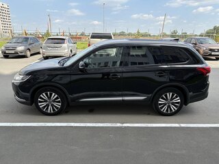 2019 Mitsubishi Outlander III Рестайлинг 3, чёрный, 2550000 рублей, вид 4