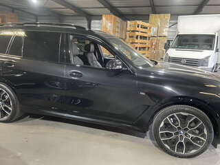 2025 BMW X7 40i I (G07) Рестайлинг, чёрный, 16800000 рублей, вид 3