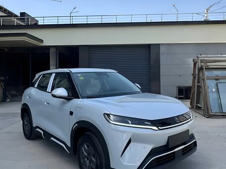 2026 BYD Yuan Up 45.12 kWh, серебристый, 2380000 рублей, вид 1