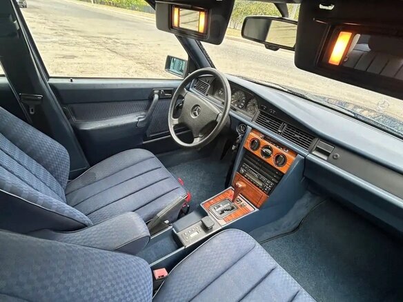 1993 Mercedes-Benz 190 (W201), синий, 1100000 рублей - вид 24