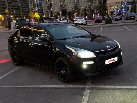 2019 Kia Rio IV, чёрный, 1200000 рублей, вид 3