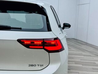 2023 Volkswagen Golf VIII, белый, 2050000 рублей, вид 5