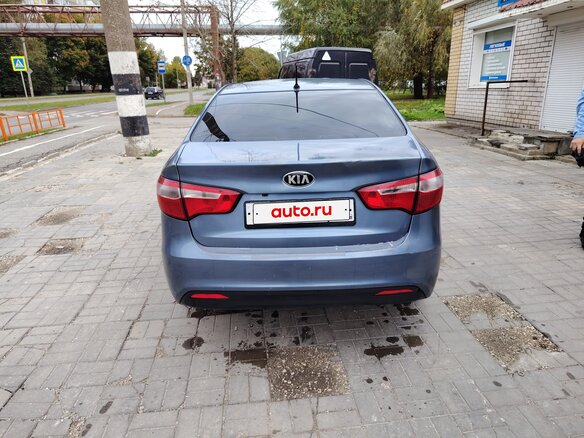 2014 Kia Rio 5-speed III, голубой, 450000 рублей - вид 4