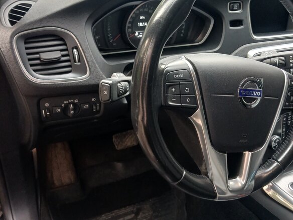 2015 Volvo V40 Cross Country I, чёрный, 1150000 рублей - вид 12