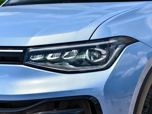 2026 Volkswagen Tharu XR, голубой, 2077000 рублей - вид 2