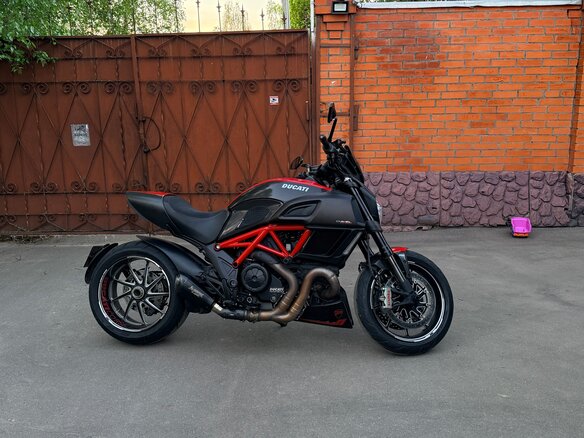 2014 Ducati Diavel Carbon, красный, 1270000 рублей - вид 15