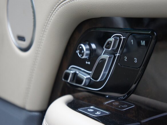 2018 Land Rover Range Rover IV Рестайлинг, чёрный, 7500000 рублей - вид 27