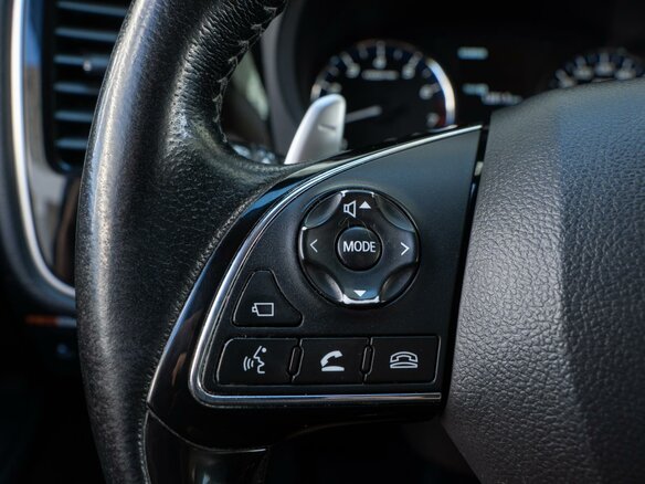 2018 Mitsubishi Outlander III Рестайлинг 3, белый - вид 12