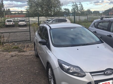 2013 Ford Focus III, серебристый, вид 2