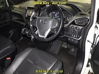 2015 Toyota Esquire I, белый, 1650000 рублей, вид 3