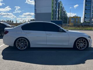 2017 BMW 3 серии 330i VI (F3x) Рестайлинг, белый, 2600000 рублей, вид 4