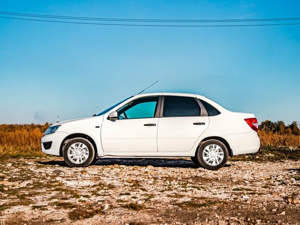 2017 Lada (ВАЗ) Granta I, белый, 519000 рублей - вид 6