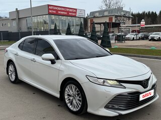 2018 Toyota Camry VIII (XV70), белый, 2900000 рублей, вид 2