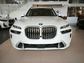 2024 BMW X7 40i I (G07) Рестайлинг, белый, 15000000 рублей, вид 3