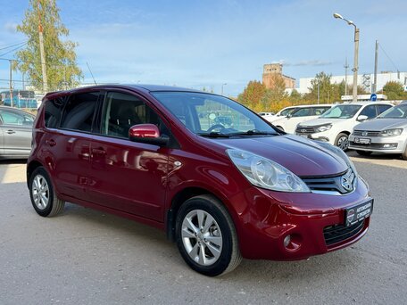 2013 Nissan Note I Рестайлинг, красный, 845000 рублей, вид 4