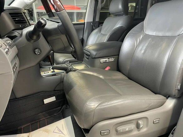 2010 Lexus LX 570 III, чёрный, 3200000 рублей - вид 9
