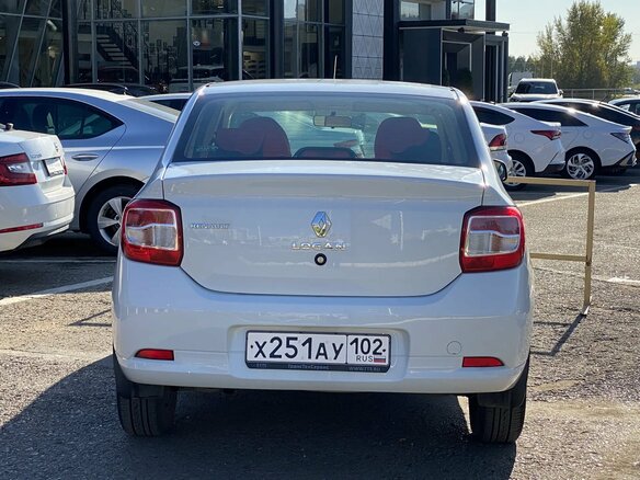 2018 Renault Logan II, белый, 830000 рублей - вид 4