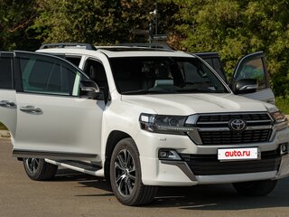 2020 Toyota Land Cruiser 200 Series Рестайлинг 2, белый, 7000000 рублей, вид 4