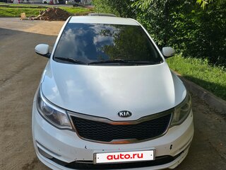 2016 Kia Rio III Рестайлинг, белый, 850000 рублей, вид 1