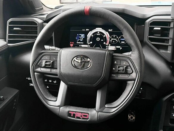 2026 Toyota Tundra Double Cab III, чёрный, 10900000 рублей - вид 8