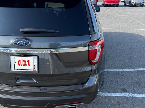 2019 Ford Explorer V Рестайлинг 2, серый, 3650000 рублей - вид 10