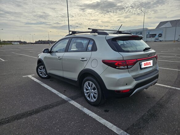 2019 Kia Rio X-Line IV, бежевый, 1700000 рублей - вид 2
