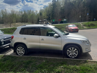 2009 Volkswagen Tiguan I, серебристый, 949000 рублей, вид 2