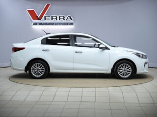 2018 Kia Rio IV, белый, 1300000 рублей, вид 4