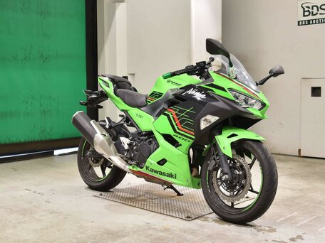 2024 Kawasaki Ninja 400, зелёный, 707000 рублей, вид 3