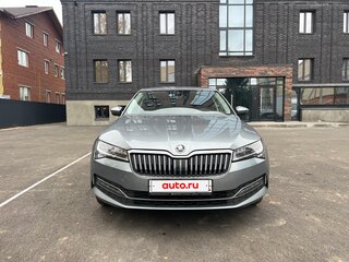 2019 Skoda Superb III Рестайлинг, серый, 2500000 рублей, вид 3