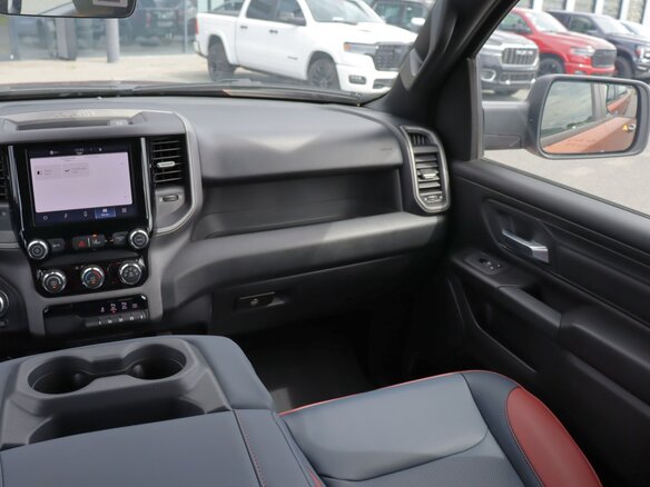 2026 Ram 1500 Quad Cab V Рестайлинг, оранжевый, 8910000 рублей - вид 25