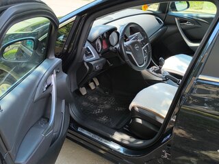 2014 Opel Astra J Рестайлинг, чёрный, 1100000 рублей, вид 4