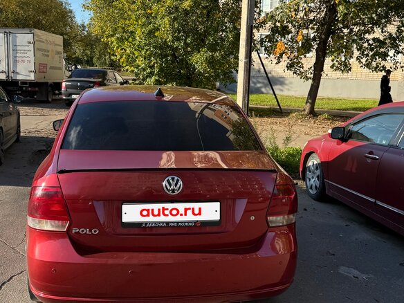 2011 Volkswagen Polo V, красный, 745000 рублей - вид 3