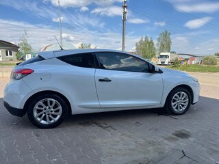 2012 Renault Megane III Рестайлинг, белый, 890000 рублей, вид 3