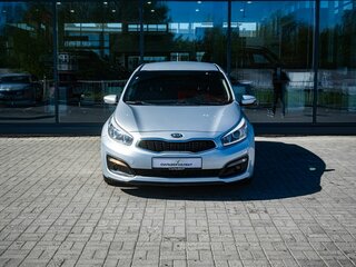 2016 Kia Ceed II Рестайлинг, серебристый, 800000 рублей, вид 3