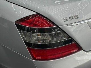 2007 Mercedes-Benz S-Класс 500 V (W221), серебристый, 1100000 рублей, вид 3