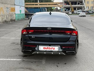 2021 Kia K5 III, синий, 1900000 рублей, вид 3