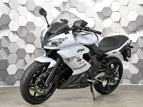 2010 Kawasaki ER-6F (Ninja 650R), белый, 475000 рублей, вид 2