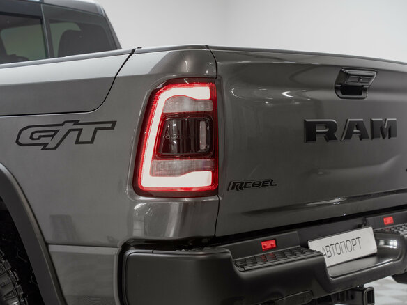 2024 Ram 1500 Crew Cab eTorque V, серый, 10990000 рублей - вид 11