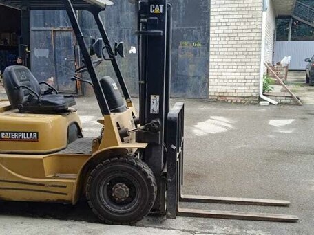 2002 Caterpillar DP20NT, жёлтый, 920000 рублей, вид 1
